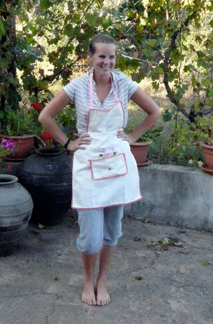 Ella als echte huisvrouw.